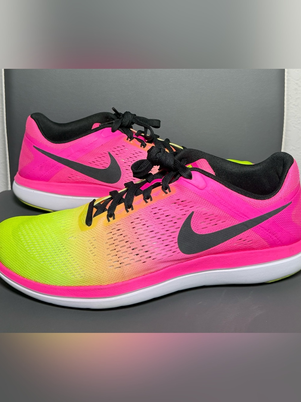 Nike Flex 2016 RN OC Men’s 10.5  Pink Volt Running Shoes 844737-999